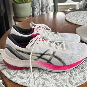 Ladies ASIC sneakers